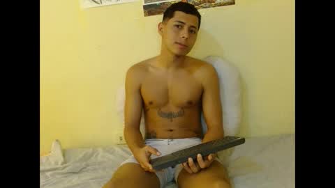 lil_condor_baby online show from December 22, 6:47 pm