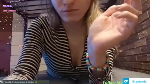 lil gemmie online show from May 28, 2:09 am