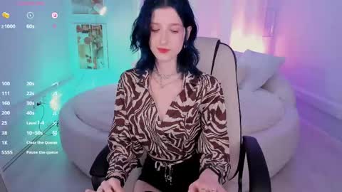 Melanie  Follow me  online show from March 18, 12:00 pm