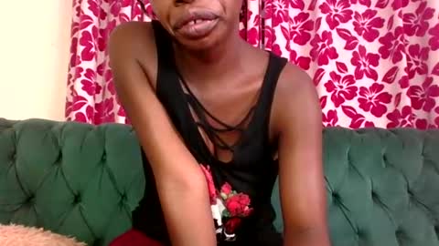 Snapshot of lil_paula chatting on January 6, 7:20 am serenity online show from January 6, 7:20 am