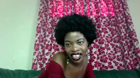 Snapshot of lil_paula chatting on January 17, 6:26 am serenity online show from January 17, 6:26 am