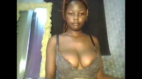 Snapshot of lil_shwaty chatting on December 11, 10:58 am brinna online show from December 11, 10:58 am