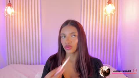 L I L A   online show from November 12, 4:04 am