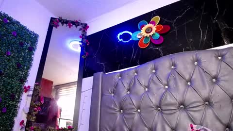 Snapshot of lila_gummy_ chatting on January 28, 12:43 pm online show from January 28, 12:43 pm