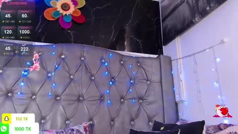 Snapshot of lila_gummy_ chatting on October 14, 2:20 pm online show from October 14, 2:20 pm