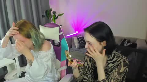 Lili online show from June 7, 3:00 am