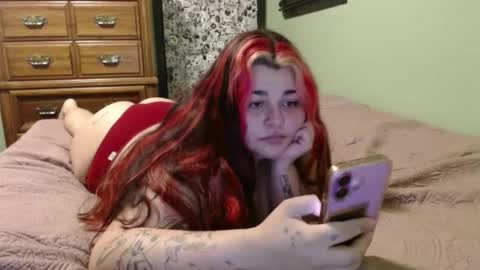 Snapshot of lilcandybits chatting on September 30, 12:43 am candy online show from September 30, 12:43 am