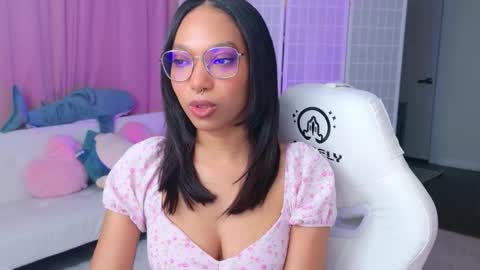 evie online show from February 18, 2:55 am