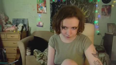 Snapshot of lileyfoxxx chatting on October 2, 2:49 pm Lil online show from October 2, 2:49 pm