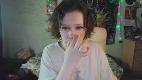 Snapshot of lileyfoxxx chatting on October 18, 11:14 am Lil online show from October 18, 11:14 am