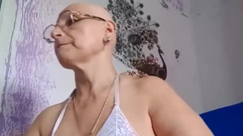 lilieth online show from February 4, 5:06 pm