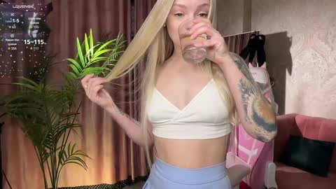 Lili online show from May 8, 11:16 am