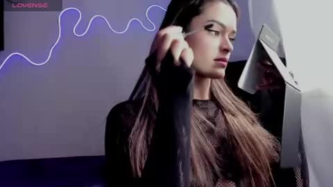 lili_evanss online show from June 20, 3:40 pm