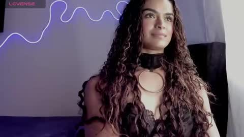 lili_evanss online show from July 18, 7:05 pm