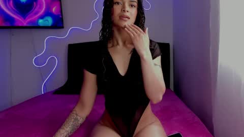 lili_evanss online show from May 16, 5:33 pm
