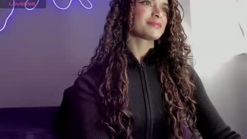 lili_evanss online show from July 22, 5:48 pm