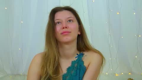 Mia online show from February 26, 6:39 am