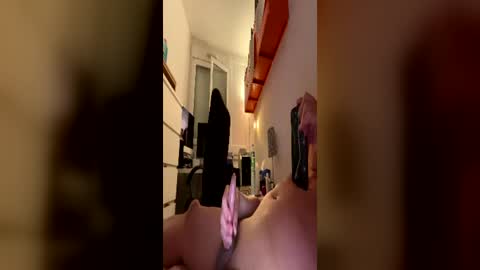lilian2121 online show from June 28, 10:17 pm