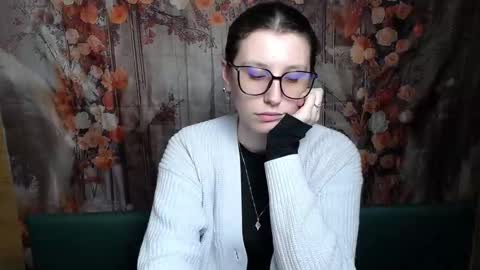 lilianashine online show from February 17, 12:48 pm