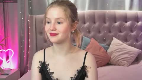 Lilian online show from March 25, 12:01 pm