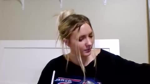 lilib2656 online show from April 3, 12:39 am