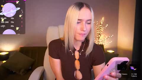 Snapshot of lilielfie chatting on September 12, 7:05 pm lilielfie online show from September 12, 7:05 pm