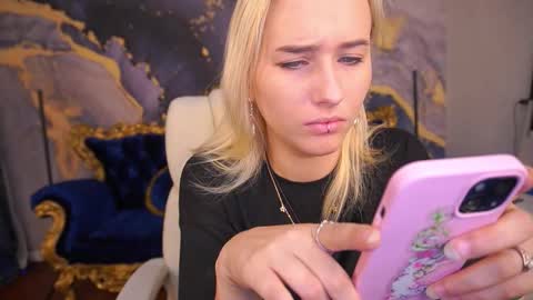 Snapshot of lilielfie chatting on September 9, 6:02 am lilielfie online show from September 9, 6:02 am