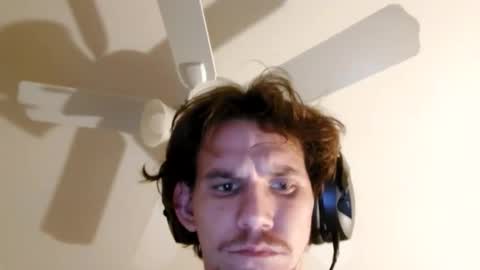 lilifrainzdwn56 online show from February 4, 7:45 am