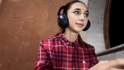 Lina online show from September 10, 10:00 pm