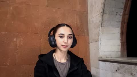 Lina online show from September 11, 10:11 pm