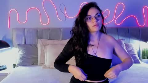 liliii_bend online show from April 15, 8:20 pm