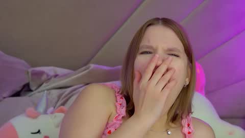 LiliLinn online show from November 17, 4:48 am