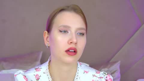 Snapshot of lililinn chatting on September 26, 6:21 am LiliLinn online show from September 26, 6:21 am