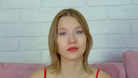 Snapshot of lililinn chatting on September 23, 5:12 am LiliLinn online show from September 23, 5:12 am