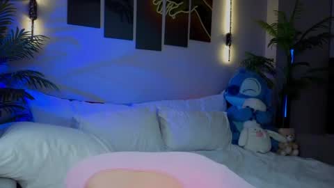 lililok101 online show from April 15, 3:43 am