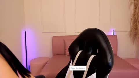 Lilly online show from December 22, 12:23 pm