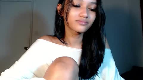 Chloe online show from February 3, 1:15 pm