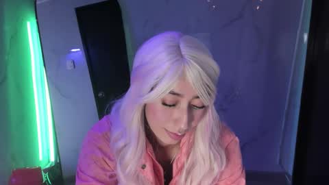 lilith cooper20 online show from February 7, 3:53 am