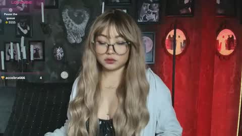 lilith_hex_ online show from April 14, 2:31 pm