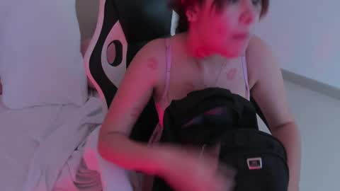 L I L I  online show from February 15, 7:51 am