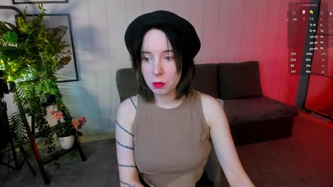 Snapshot of lilithlunna chatting on February 6, 11:15 pm Lilith online show from February 6, 11:15 pm