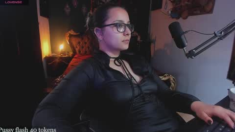 Snapshot of lilithmystic01 chatting on February 13, 1:05 pm lilithmystic01 online show from February 13, 1:05 pm
