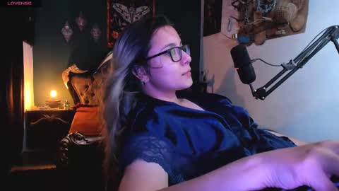 Snapshot of lilithmystic01 chatting on February 20, 9:09 pm lilithmystic01 online show from February 20, 9:09 pm