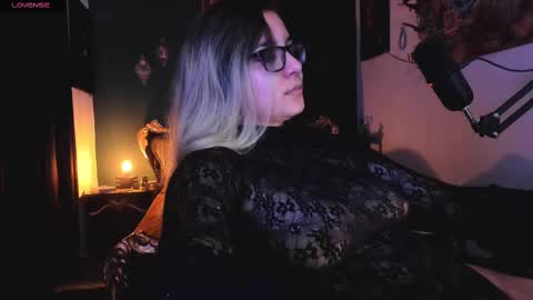 Snapshot of lilithmystic01 chatting on February 17, 1:22 pm lilithmystic01 online show from February 17, 1:22 pm