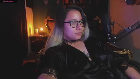 Snapshot of lilithmystic01 chatting on February 5, 5:31 pm lilithmystic01 online show from February 5, 5:31 pm