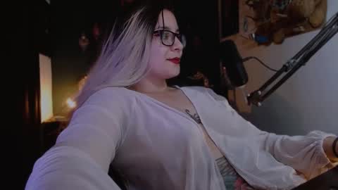 Snapshot of lilithmystic01 chatting on February 24, 10:14 pm lilithmystic01 online show from February 24, 10:14 pm