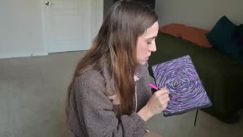 L online show from February 28, 3:26 pm