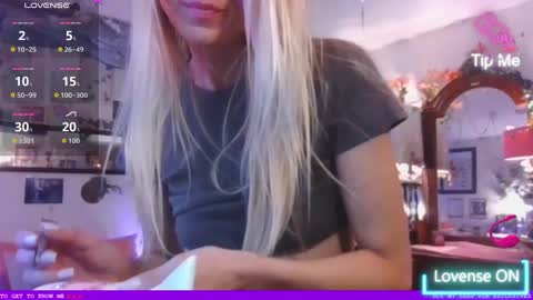 Snapshot of lilithohfish chatting on October 9, 2:22 pm Lilithohfish online show from October 9, 2:22 pm
