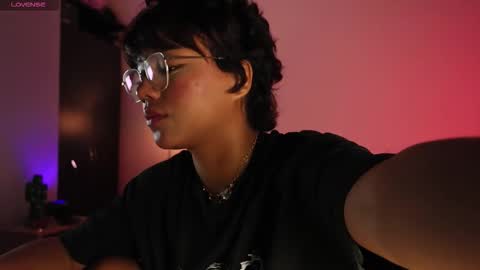 Snapshot of lilithrose_2 chatting on September 26, 5:15 am lilithrose_2 online show from September 26, 5:15 am
