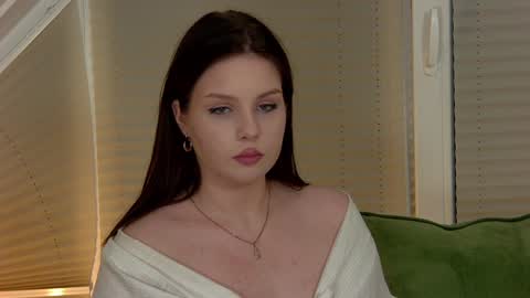 LiliyaStrawberry online show from December 2, 1:18 am